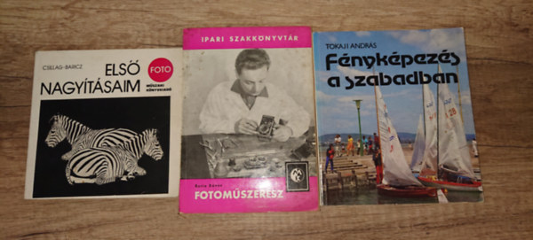 3 fényképezéssel kapcsolatos kiadvány:: Fényképezés a szabadban, Első nagyításaim, Fotoműszerész (Ipari szakkönyvtár)