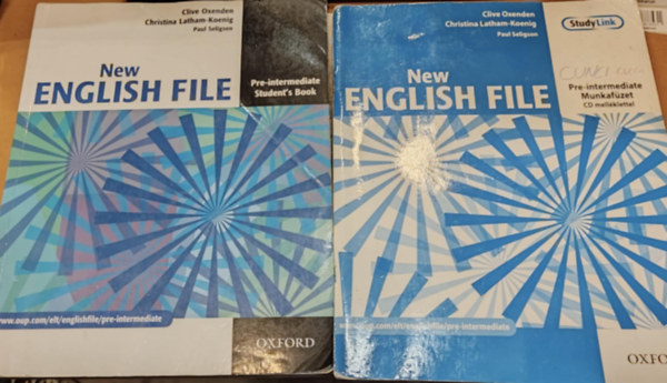 Christina Latham-Koenig, Paul Seligson Clive Oxenden - 2 db New English File Pre-Intermediate: Munkafzet + Student's Book