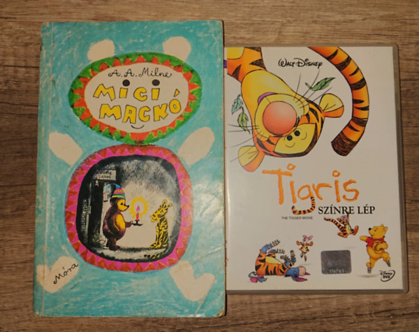 Walt Disney A. A. Milne - Micimack� (k�nyv) aj�nd��k DVD-vel: Tigris sz�nre l�p