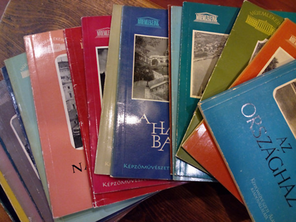 24 k�tet a "M�eml�keink" sorozatb�l