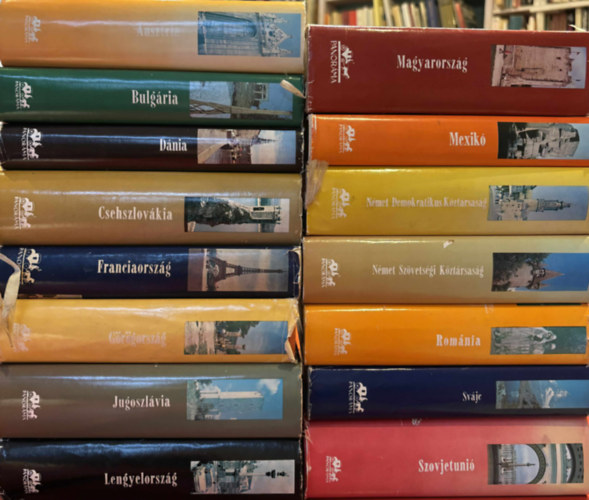 15 db Panoráma útikönyv (Ausztria, Bulgária, Dánia, Csehszlovákia, Franciaország, Görögország, Jugoszlávia, Lengyelország, Magyarország, Mexikó, Német Demokratikus Köztársaság, Német Szövetségi Köztársaság, Románia, Svájc, S