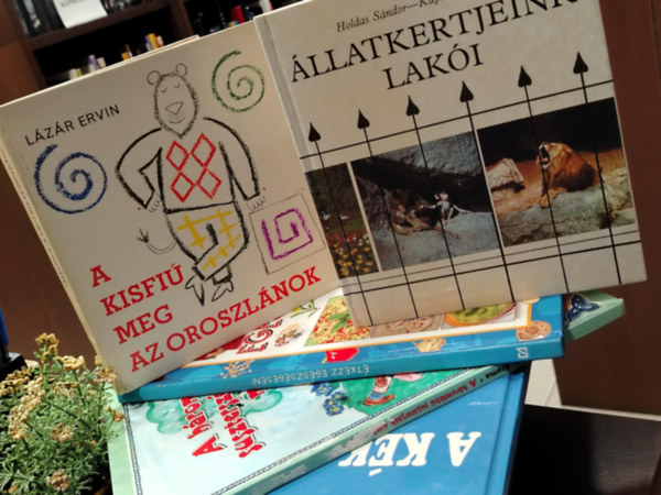 Lzr Ervin, Demeter Gyrgyi Csilla, Vincze Aranka, Szigeti Ceclia Holdas-Kapocsy - KNYVMENT AJNLAT, 5 DB. Gyerekknyvek. llatkertjeink laki, A kisfi meg az oroszlnok, tkezz egszsgesen! - receptek s hasznos tudnivalk, A hromlb suszterszk mesi, A kk tndr