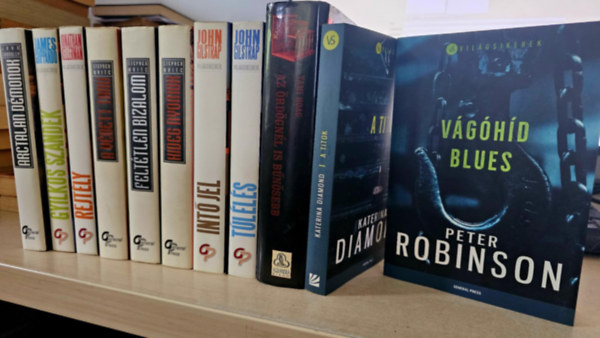 James Grippando, Jonathan Kellerman, Stephen White, John Gilstrap, Tami Hoag, Katerina Diamond, Peter Robinson Vil�gsikerek sorozat - 11db krimi, K�NYVMENT� AJ�NLAT: Arctalan d�monok, Gyilkos sz�nd�k, Rejt�ly, A v�dett tan�, Felt�tlen bizalom, Hideg nyomok, Int� jel, T�l�l�s, Az �rd�gn�l is b�n�sebb, A titok, V�g�h�d blues
