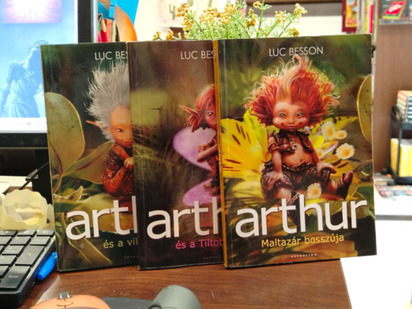 Luc Besson - Arthur �s a villang�k . sorozat 1-3. Arthur �s a villang�k, Arthur �s a tiltott v�ros, Maltaz�r bossz�ja