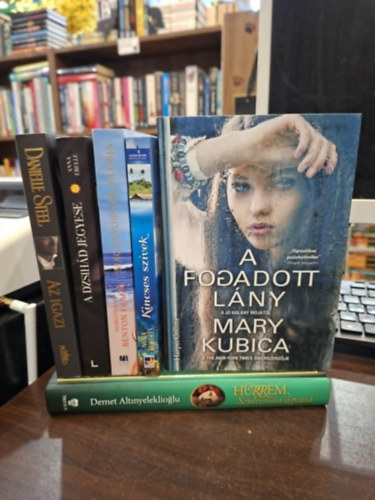 Danielle Steel, Anna Erelle, Dorothea Benton Frank, Nora Roberts, Demet Altinyeleklioglu Mary Kubica - 6 db romantikus kötet, KÖNYVMENTŐ AJÁNLAT: A fogadott lány, Az igazi, A dzsihád jegyese, Magányos nők klubja, Kincses szívek, Hürrem, Szulejmán ágyasa