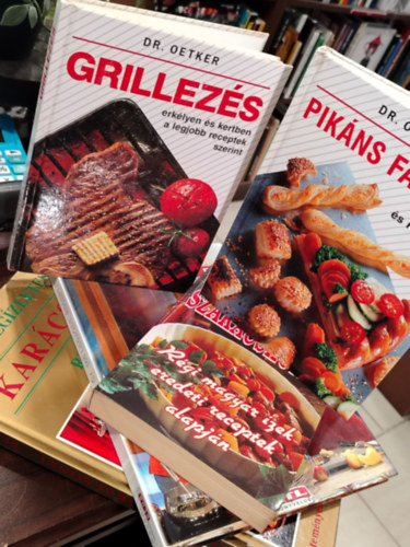 K�NYVMENT� AJ�NLAT, 5 DB. SZAK�CSK�NYVEK, Pik�ns falatok �zletesen �s ropog�san, Grillez�s, Ragyog� szak�csk�nyv, Az �v 100 legjobb receptje, A leg�zletesebb kar�csonyi receptek