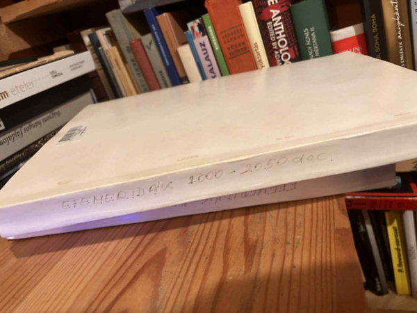 Efemerid�k 2000-2050 (h�zt�bl�zattal)