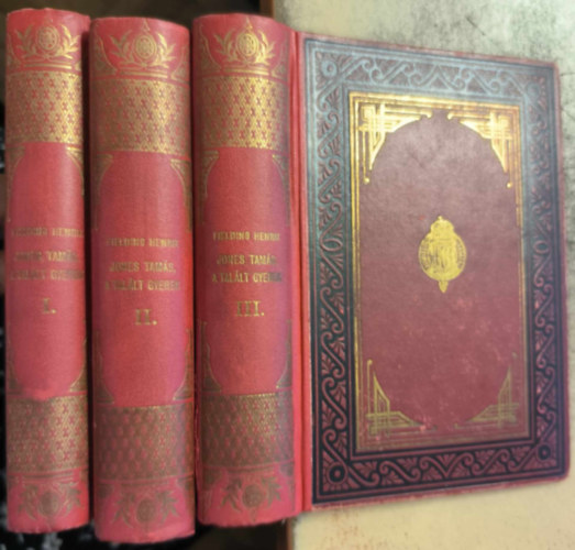 Fielding Henrik - Jones Tam�s, a tal�lt gyerek I-III.