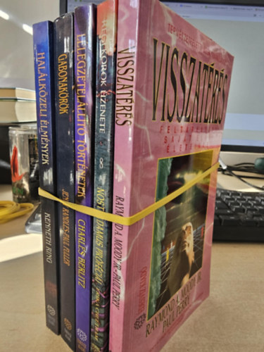 Randles, Jenny-Fuller, Paul, Charles Berlitz, Erika Cheetham, Moody, Raymond A. Jr.-Perry, Paul Kenneth Ring - 5db ezoterika, KÖNYVMENTŐ AJÁNLAT: Halálközeli élmények+ Gabonakörök+ Lélegzetelállító történetek+ Nostradamus próféciái+ Visszatérés