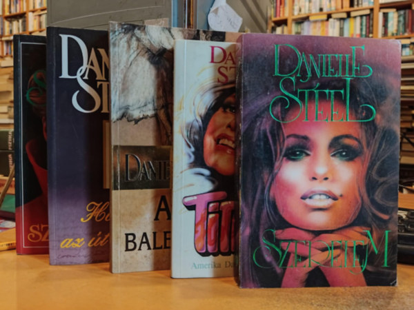 Danielle Steel - 5 db Danielle Steel: A cr balerinja + Hossz az t hazig + Megvlt szerelem + Szerelem + Titkok
