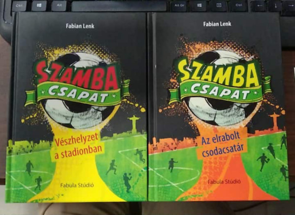 Fabian Lenk - 2 db Szamba csapat m: Vszhelyzet a stadionban+ Az elrabolt csodacsatr