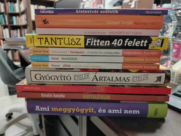 11 db-os KNYVMENT AJNLAT. Egszsg-letmd. Kistestvr szletik+Apa-kp rs+Babavrs kettesben+Fitten 40 felett+Zsrgets+Masszzs+Jga+Gygyt telek+Grillezs+Egytltelek+Ami meggygyt s ami nem