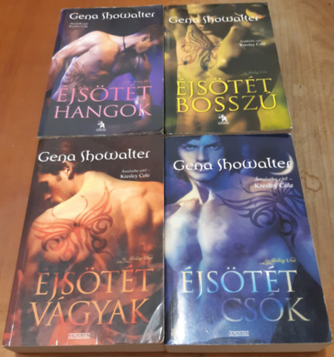 Gena Showalter - Az Alvilág Urai 1-4. (Éjsötét vágyak, Éjsötét csók, Éjsötét bosszú, Éjsötét hangok)