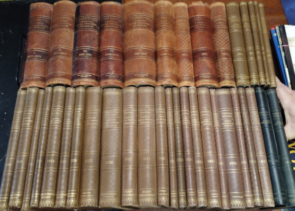 Dr. M�rkus Rezs�  (szerk.) - A hat�lyos magyar t�rv�nyek gy�jtem�nye 1000-1940, 1942-1946. + Kett�s mutat� 1000-1914. (�sszesen 39 k�tet)- Corpus Juris Hungarici (Magyar t�rv�nyt�r)