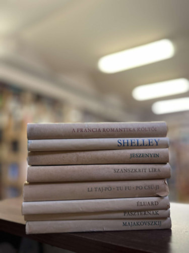 8 db Lyra Mundi k�nyv