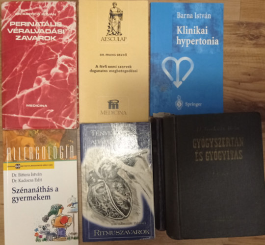 7 db orvosi k�nyv (6 db m�): Dr. R�k�czi:Perinat�lis v�ralvad�si zavarok+Dr. Frang:A f�rfi nemi szervek daganatos megbeteged�sei+Barna:Klinikai hypertonia+Dr.Z�molyi:Ritmuszavarok+Bittera-Kadocsa:Sz�nan�th�s a gyermekem+Gy�gyszertan �s