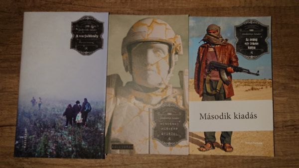 J�szber�nyi S�ndor - 3 kiv�l� k�nyv J�szber�nyi S�ndort�l: A varj�kir�ly, Mindenki m�sk�pp gy�szol, Az �rd�g egy fekete kutya