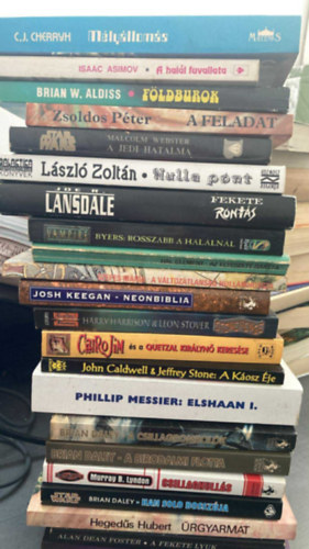 Zsoldos Péter, Brian Daley, Alan Dean Foster, Isaac Asimov Phillip Messier - 22 db sci-fi és fantasy kötet