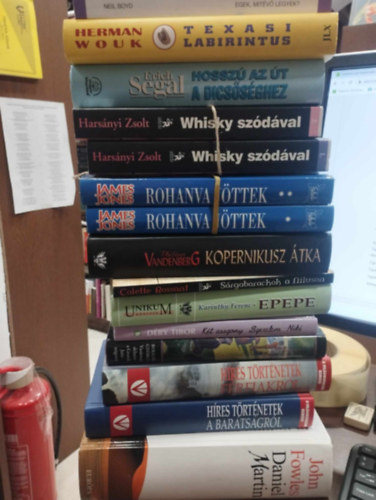 Hars�nyi Zsolt, James Jones, Karinthy Ferenc, D�ry Tibor, Bolg�r Gy�rgy, John Fowles Neil Boyd - 13db sz�pirodalmi m� 15 k�tetben: H�ssz� az �t a dics�s�ghez, Whisky sz�d�val, Rohanva j�ttek, Kopernikusz �tka, S�rgabarackok a n�luson, Epepe, K�t asszony, Egek. mit�v� legyek, Texasi labirintus, Vas�rnap d�lut�n A Grande Jatte-
