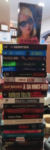 Tess Gerritsen, Christina Dodd, Brdos Andrs, Patricia Cornwell, Janet Evanovich Tbb szerz - 20 db krimi: Postmortem+A tboly knnyed lptei+Gyilkosok nyara+Kt ravatal+A bns (Gerritsen)