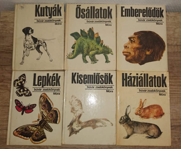 6 kötet a Búvár Zsebkönyvek című sorozatból: Emberelődök, Lepkék, Kisemlősök, Háziállatok, Kutyák, Ősállatok