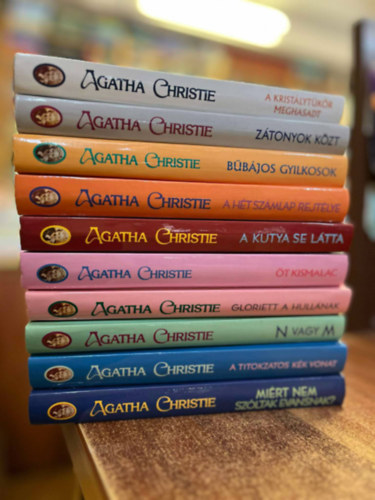 10 db Agatha Christie kötet