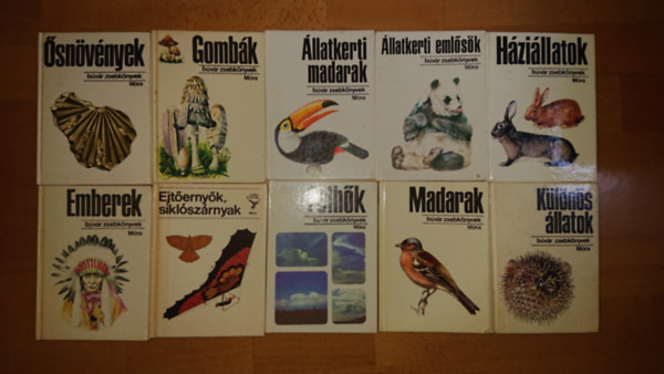 10 Búvár zsebkönyv:Háziállatok, Emberek, Ejtőernyők, siklószárnyak, Felhők, Madarak, Különös állatok, Ősnövények, Gombák, Állatkerti madarak, Állatkerti emlősök