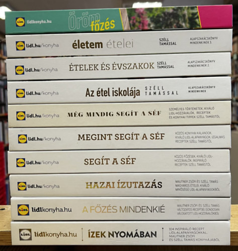 Sz�ll Tam�s Mautner Zs�fi - 10 db. Lidl szak�csk�nyv:�zek nyom�ban, A f�z�s mindenki�, Hazai �zutaz�s, Seg�t a s�f, Megint seg�t a s�f, M�g mindig seg�t a s�f, Az �tel iskol�ja, �telek �s �vszakok, �letem �telei, �r�mf�z�s