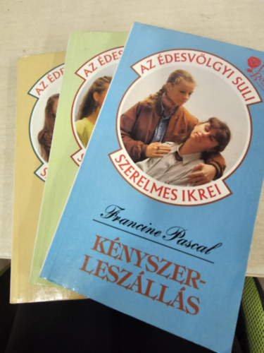 Francine Pascal's - 3 db az �desv�lgyi suli sorozatb�l: F�lt�keny bar�tn�+ Nincs menekv�s+ K�nyszerlesz�ll�s