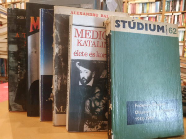Francis Watson, Alexandru Balaci, Walter Audisio, Ormos Mria, Norman Lewis Frederico Chabod - 6 db olasz trtnelem: Olaszorszg trtnete 1918-1948; Medici Katalin lete s kora; Niccol Machiavelli; Az olasz np nevben; Mussolini; A tiszteletre mlt trsasg