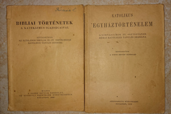 2 db katolikus tankönyv az 1950-es évekből: Bibliai történetek, Katolikus egyháztörténelem