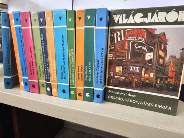 Moldov�nyi �kos, Nagy K�roly, Sz�chenyi Zsigmond, Reinhold Messner, Jacques-Yves Cousteau-Diol� P., Tim Severin, Irwin Shaw-Ronald Searle, Baumann, Peter-Patzelt, Erwin, Gy�rf�s Baracs D�nes - 13db a Vil�gj�r�k sorozatb�l, K�NYVMENT� AJ�NLAT: Tanuld meg �jra K�n�t+ Orsz�g, v�ros, h�res ember+ Alaszk�ban vad�sztam+ A c�l: A Mount Everest+ V�zi bar�taink+ A Brendan-exped�ci�+ P�rizs+ Emberek az es�erd�ben+ G�r�g t�z