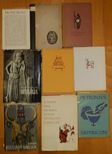 Arisztophan�sz, Bernhard Jacobi, Heinrich Schliemann, Siegfried Oertwig, Klengel-Brandt, Trencs�nyi-Waldapfel Imre, Petronius Hom�rosz - 9 klasszikus az �kor ir�nt �rdekl�d�knek: Hom�roszi himnuszok, Ili�sz, N�uralom, Templomok �s palot�k, �letem, kalandjaim, Els�llyedt v�rosok, Utaz�s az �kori Babil�ni�ba, Satyricon, A le�ny meg az isten, Mitol�gia