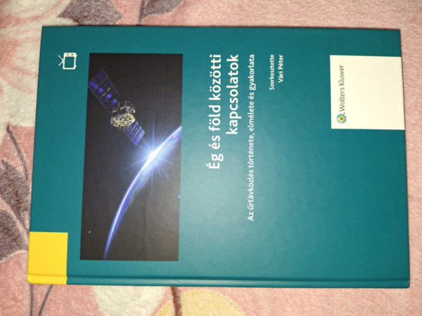 V�ri P�ter (szerk.) - �g �s f�ld k�z�tti kapcsolatok - Az �rt�vk�zl�s t�rt�nete, elm�lete �s gyakorlata