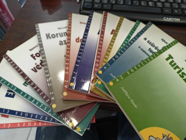 KNYVMENT AJNLAT, 12 db. Az egszsges letrt. Turisztika+Amit a szrvizsglatokrl tudni kell+Emberre is tterjed llatbetegsgek+Kullancs kresz+Az abortusz+A drog+Mirt ne dohnyozzunk+Korunk rme, az AIDS+Fohunk vdelmben