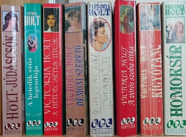 Victoria Holt - 8 db-os k�nyvcsomag (J�d�scs�k / A hetedik sz�z legend�ja / A h�tpecs�tes titok / D�moni szeret� / A kegyelem istenn�je / A v�r�s szoba titka / K�gy�t�nc / Homoks�r)