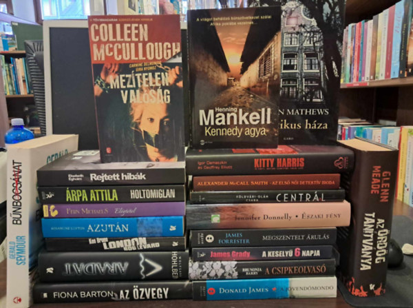 Kitty Harris, James Forrester, James Grady, Henning Mankell, Fern Michaels, Gerald Seymour Glenn Meade - 20 db-os K�NYVMENT� AJ�NLAT, krimi: Az �rd�g tan�tv�nya+A k�m, akinek tizenh�t neve volt+Az els� n�i detekt�v iroda+Centr�l+�szaki f�ny+Megszentelt �rul�s+A kesely� 6 napja+