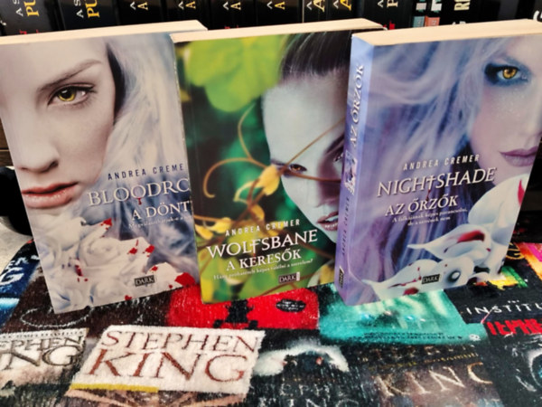 Andrea Cremer - Nightshade 1-3. Az őrzők, Wolfsbane - A keresők, A döntés, Nightshade+ Wolfsbane+ Bloodrose