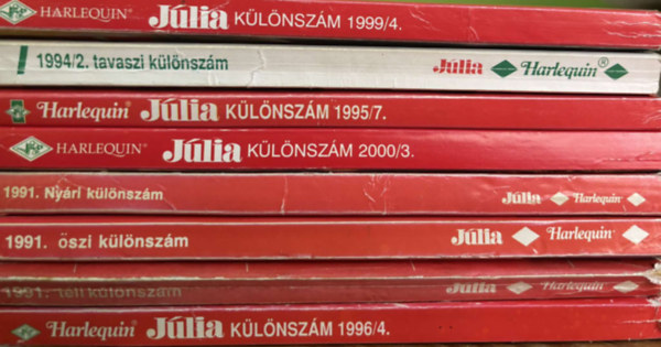 8 db J�lia k�l�nsz�m