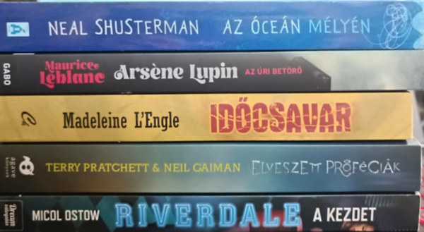 Maurice Leblanc, Madeleine L'Engle, Terry Pratchett, Micol Ostow Neal Shusterman - Ifjsgi knyvcsomag