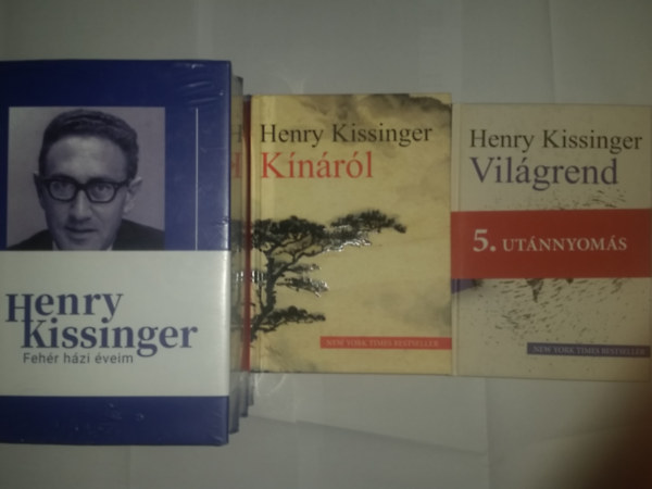 Henry Kissinger - Knrl+Vilgrend+Fehr hzi veim Kissinger 3 ritka mve egytt