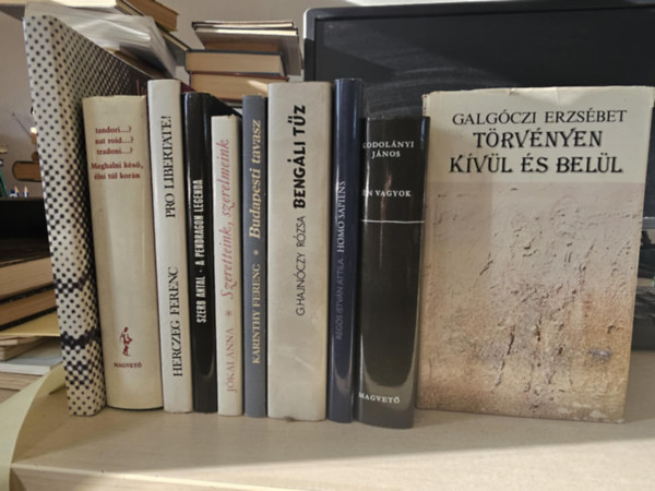 Galgóczi Erzsébet, Kodolányi János, Regös István Attila, G. Hajnóczy Rózsa, Karinthy Ferenc, Jókai Anna, Szerb Antal, Herczeg Ferenc, Tandori Dezső - 10db regény, KÖNYVMENTŐ AJÁNLAT: Törvényen kívül és belül+ Én vagyok+ Homo Sapiens+ Bengáli tűz+ Budapesti tavasz+ Szeretteink, szerelmeink+ A Pendragon-legenda+ Pro libertate!+ Meghalni késő, élni túl korán+ 135 lehetetlen történ