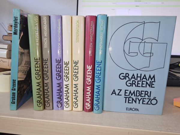 Graham Greene - 9db Graham Greene, K�NYVMENT� AJ�NLAT: Az emberi t�nyez�+ Mer�nylet+ A kezdet �s a v�g+ Titkos megb�zat�s+ Utaz�sok nagyn�n�mmel+ Havannai ember�nk+ Szerepj�tsz�k+ A f�lelem miszt�riuma+ Az isztambuli vonat