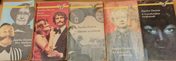 Agatha Christie - 5 db Agatha Christie: A kristálytükör meghasadt + Az Ackroyd-gyilkosság + Gloriett a hullának + Mrs. McGinty halott + Poirot karácsonya