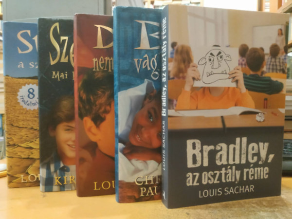 Kirsten Boie, Christopher Paul Curtis Louis Sachar - 5 db ifjúsági regény: Bradley, az osztály réme; Bud vagyok, uram!; David nem hagyja magát; Stanley, a szerencse fia; Szerepcsere (Mai koldus és királyfi)