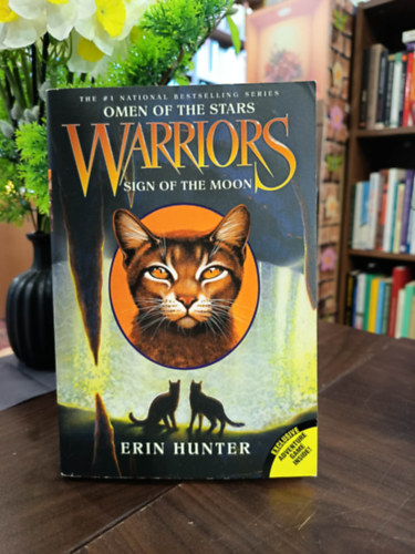 Erin Hunter - Omen of the stars Warriors. Sign of the moon.