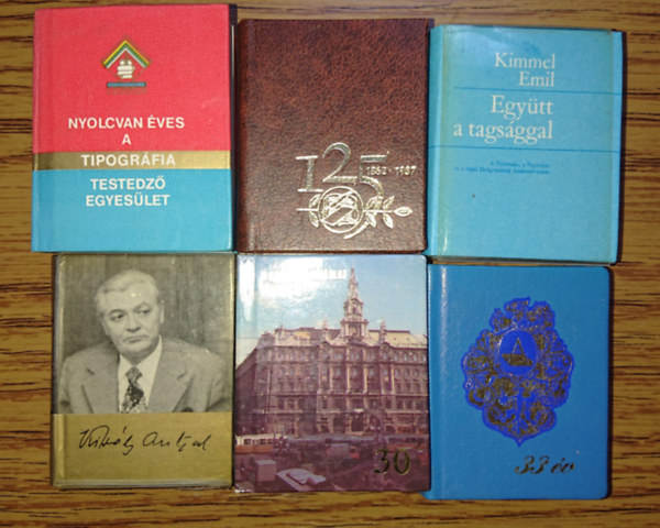 Kimmel Emil - 6 minik�nyv a magyar nyomdaipar t�rt�net�r�l: Nyolcvan�ves aa Tipogr�fia Testedz� Egyes�let, A nyomda-, a pap�ripar, a sajt� �s a k�nyvkiad�s dolgoz�inak szakszervezete t�rt�neti kronol�gi�ja, Egy�tt a tags�ggal (teljes lista a l