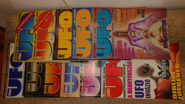 A Sz�nes Uf� magazin 11 sz�ma: 1995/07, 1995/11, 1996/2, 1996/7, 1996/12, 1997/5, 1997/9, 1998/7, 1998/9, 1998/11, 2002/1