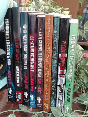 Nemere Istv�n, Pot� Istv�n-L�vai Anita, Dr. Veresegyh�zi B�la Kurt Rieder - K�NYVMENT� AJ�NLAT, 9 db. T�rt�nelem rajong�knak. M�gia �s okkultizmus a III. Birodalomban, A Kennedy rejt�ly - Tettek, t�nyek, tal�lgat�sok, A II. vil�gh�bor� legnagyobb katonai kudarcai, A k�ny�rtelen Waffen-SS, R�mai Caesarok tit