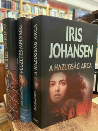 Iris Johansen - 2 db Iris Johansen egy�tt: A hazugs�g arca, Ne b�zz senkiben.